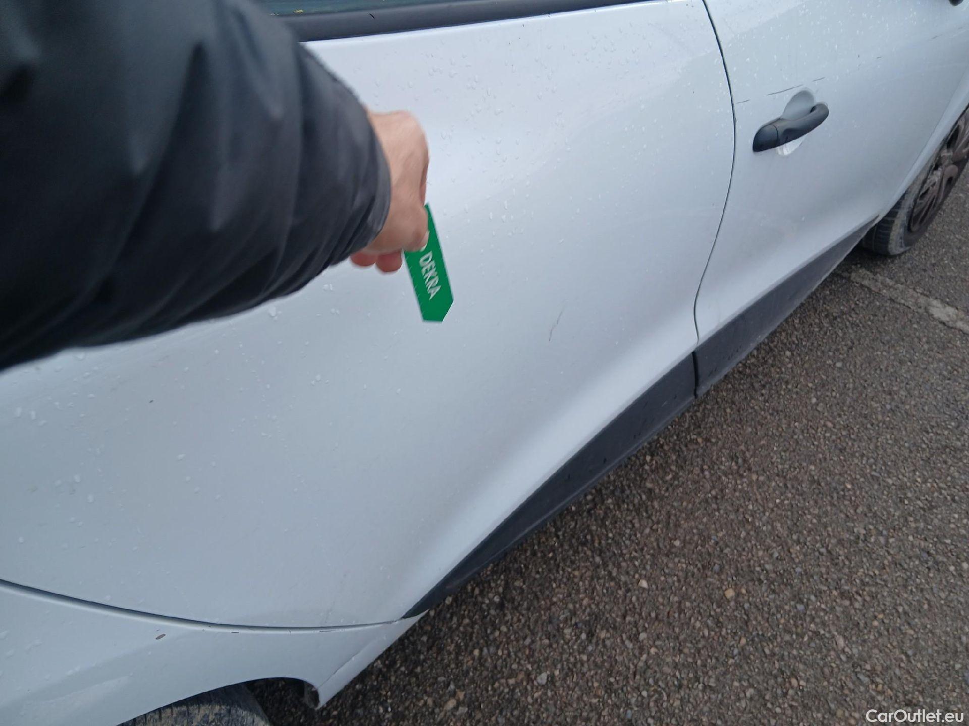  Renault  Clio RENAULT  / 2016 / 5P / berlina con portón Business TCe 66kW (90CV) GLP -18 #33