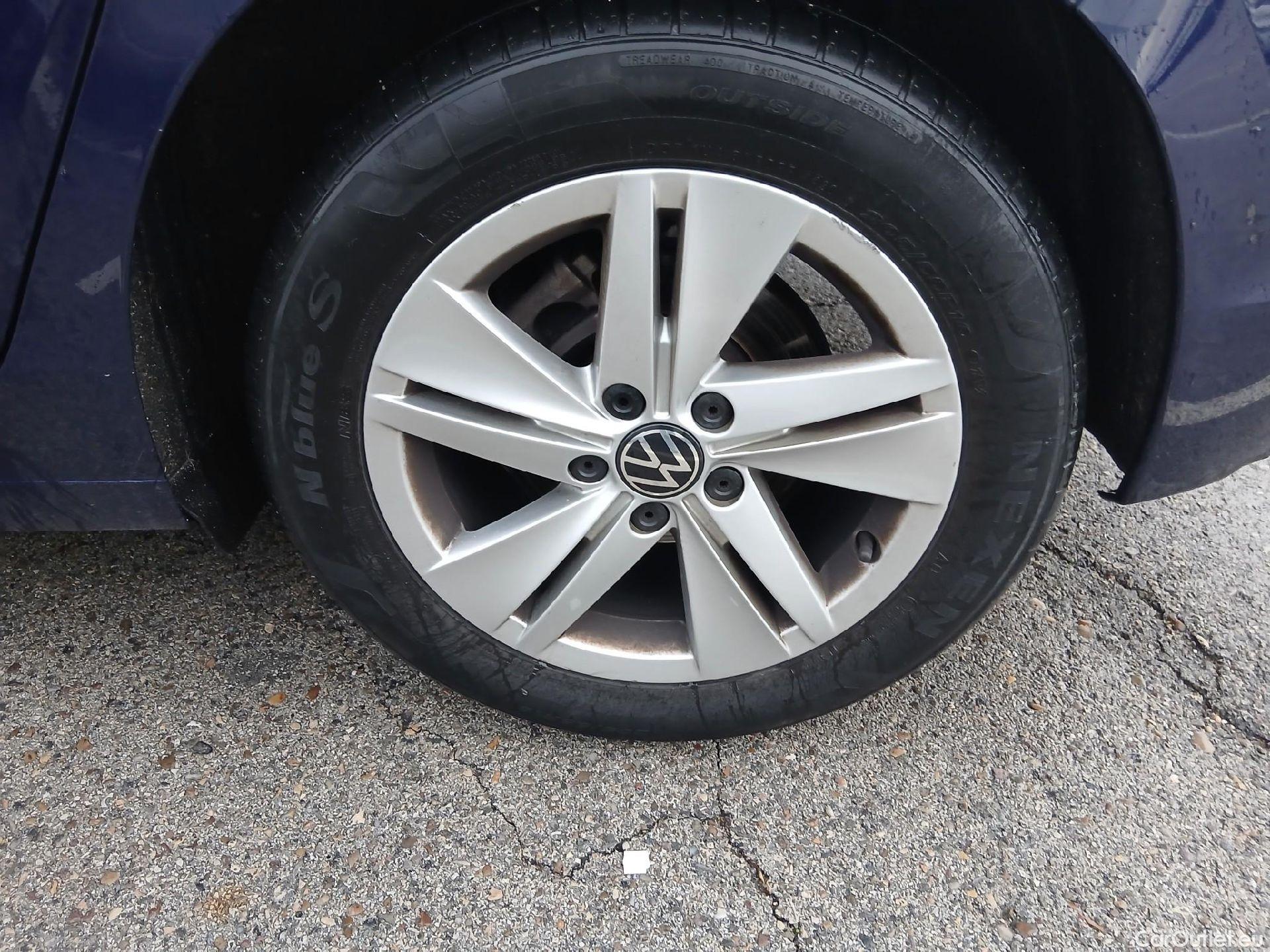  Volkswagen  Golf  VOLKSWAGEN / 2020 / 5P / berlina con portón 2.0 TDI 85kW (115CV) #17