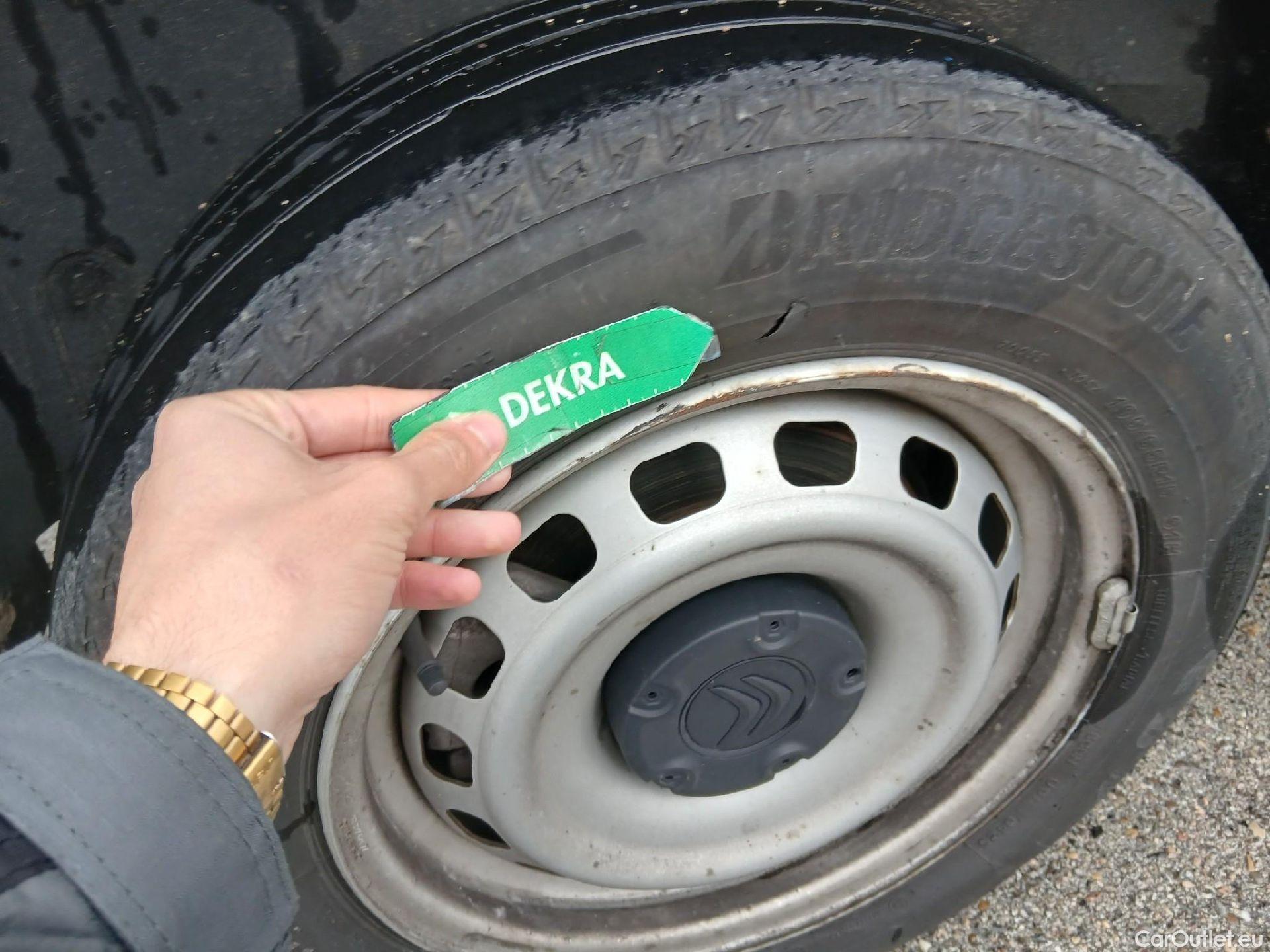  Citroen  Berlingo CITROEN  / 2018 / 4P / furgón derivado de turismo Talla M BlueHDi 100 #29