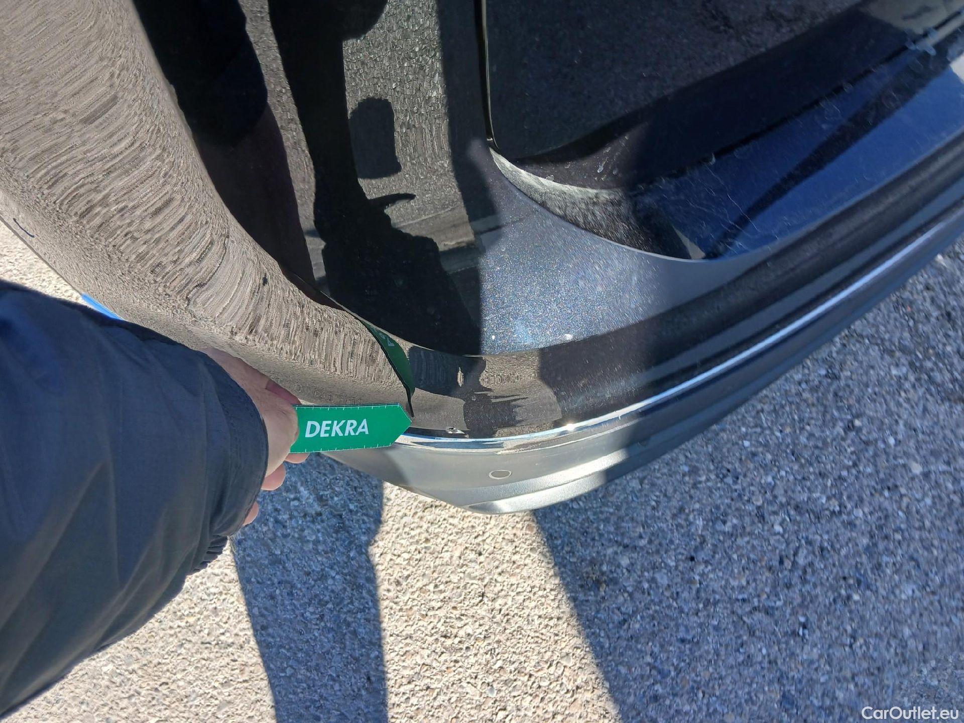  Volkswagen  Tiguan VOLKSWAGEN  / 2020 / 5P / todoterreno Life 2.0 TDI 110kW (150CV) #9