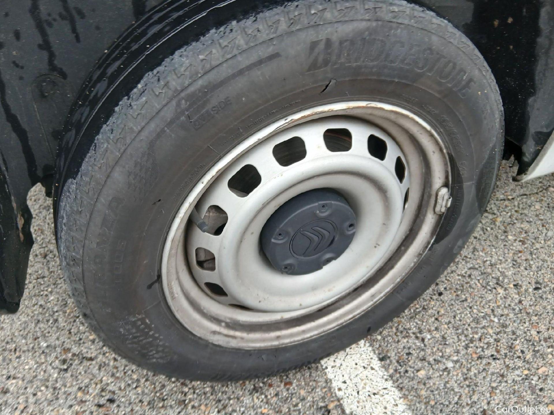  Citroen  Berlingo CITROEN  / 2018 / 4P / furgón derivado de turismo Talla M BlueHDi 100 #30