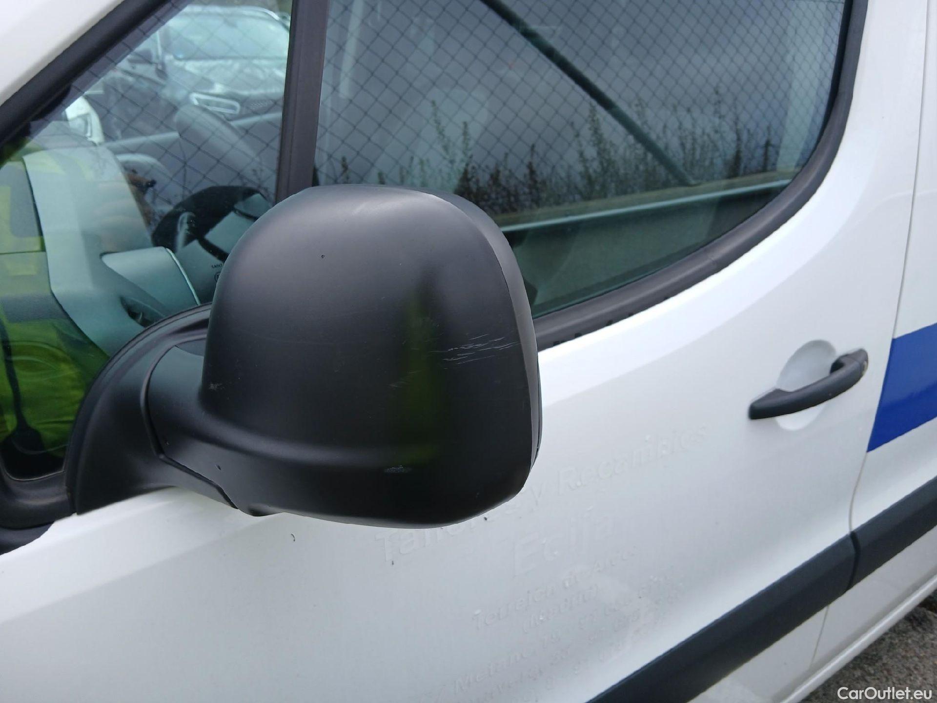  Citroen  Berlingo CITROEN  / 2015 / 4P / combi Multispace LIVE Edit.BlueHDi 74KW (100CV (AC) #17