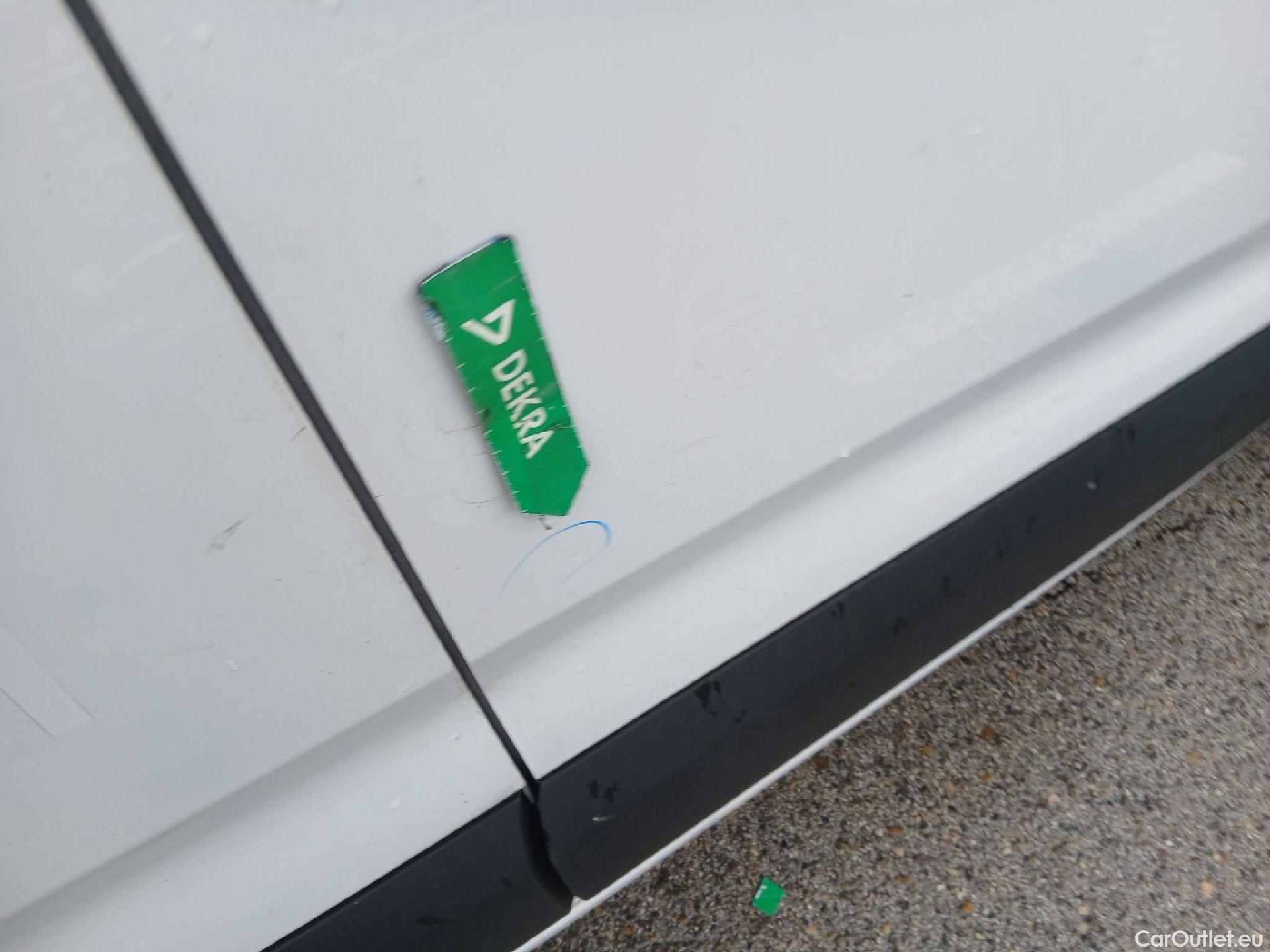  Citroen  Berlingo CITROEN  / 2018 / 4P / furgón derivado de turismo Talla M BlueHDi 100 #36