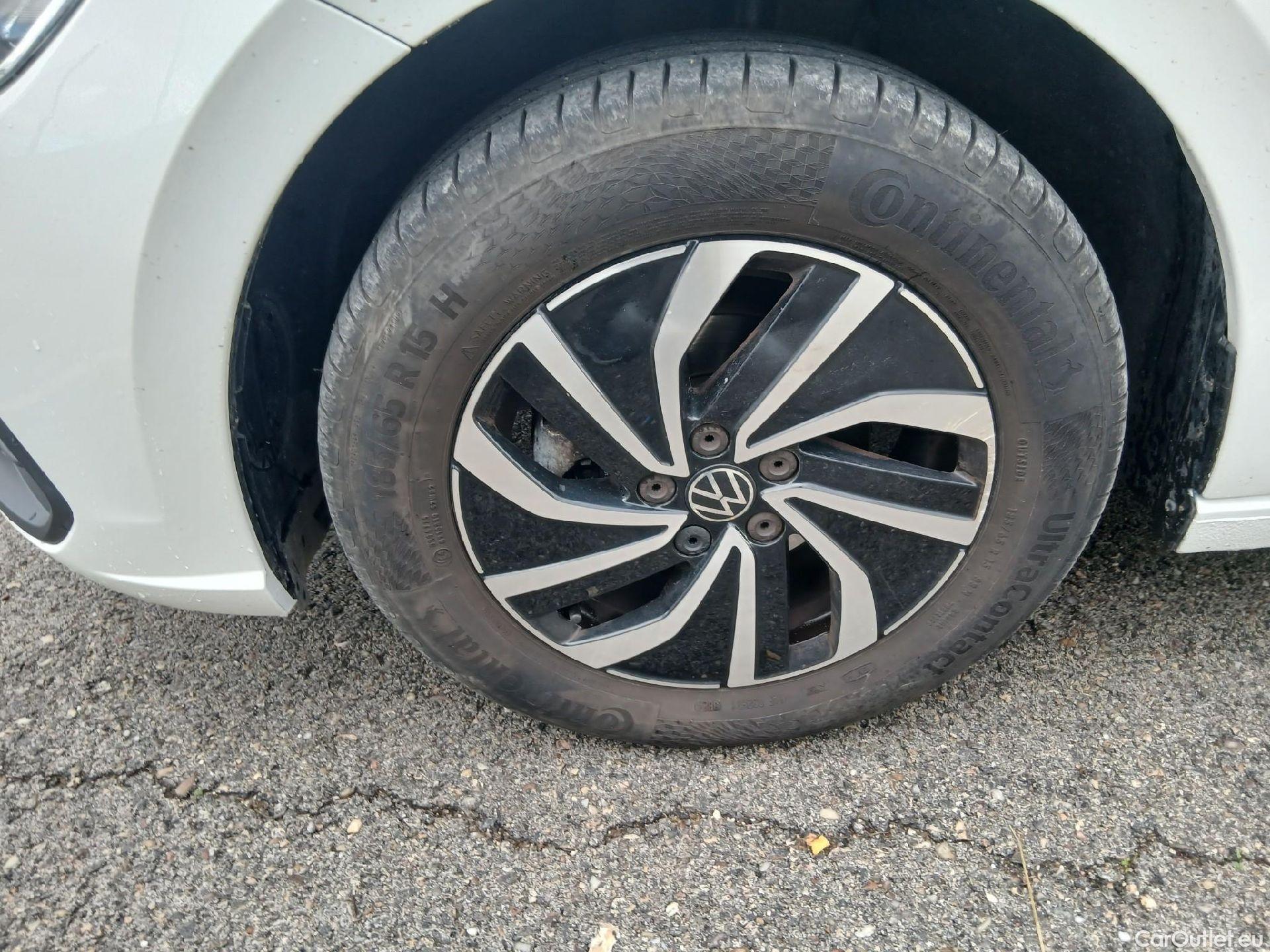  Volkswagen  Polo VOLKSWAGEN  / 2021 / 5P / berlina con portón Life 1.0 TSI 70kW (95CV) #4