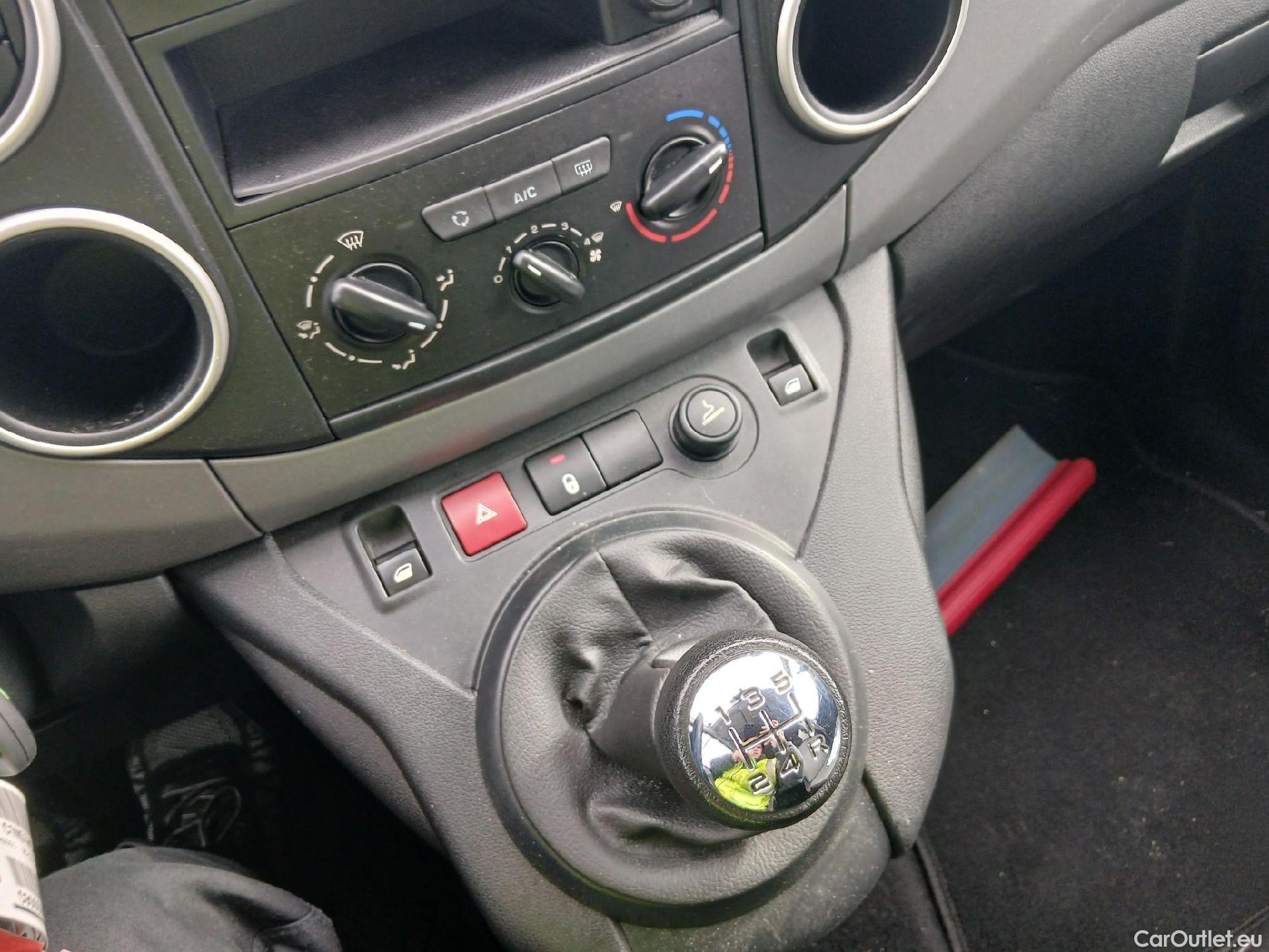  Citroen  Berlingo CITROEN  / 2015 / 4P / combi Multispace LIVE Edit.BlueHDi 74KW (100CV (AC) #2