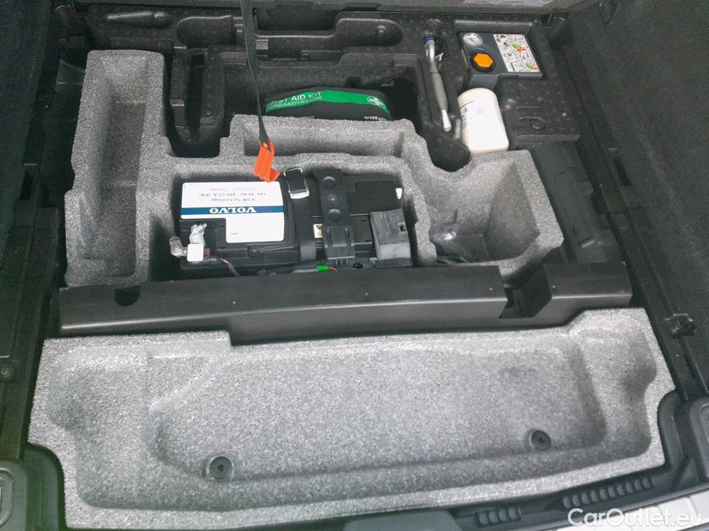  Volvo  XC60 VOLVO  / 2017 / 5P / todoterreno 2.0 T6 AWD Recharge Inscription Exp Auto #4