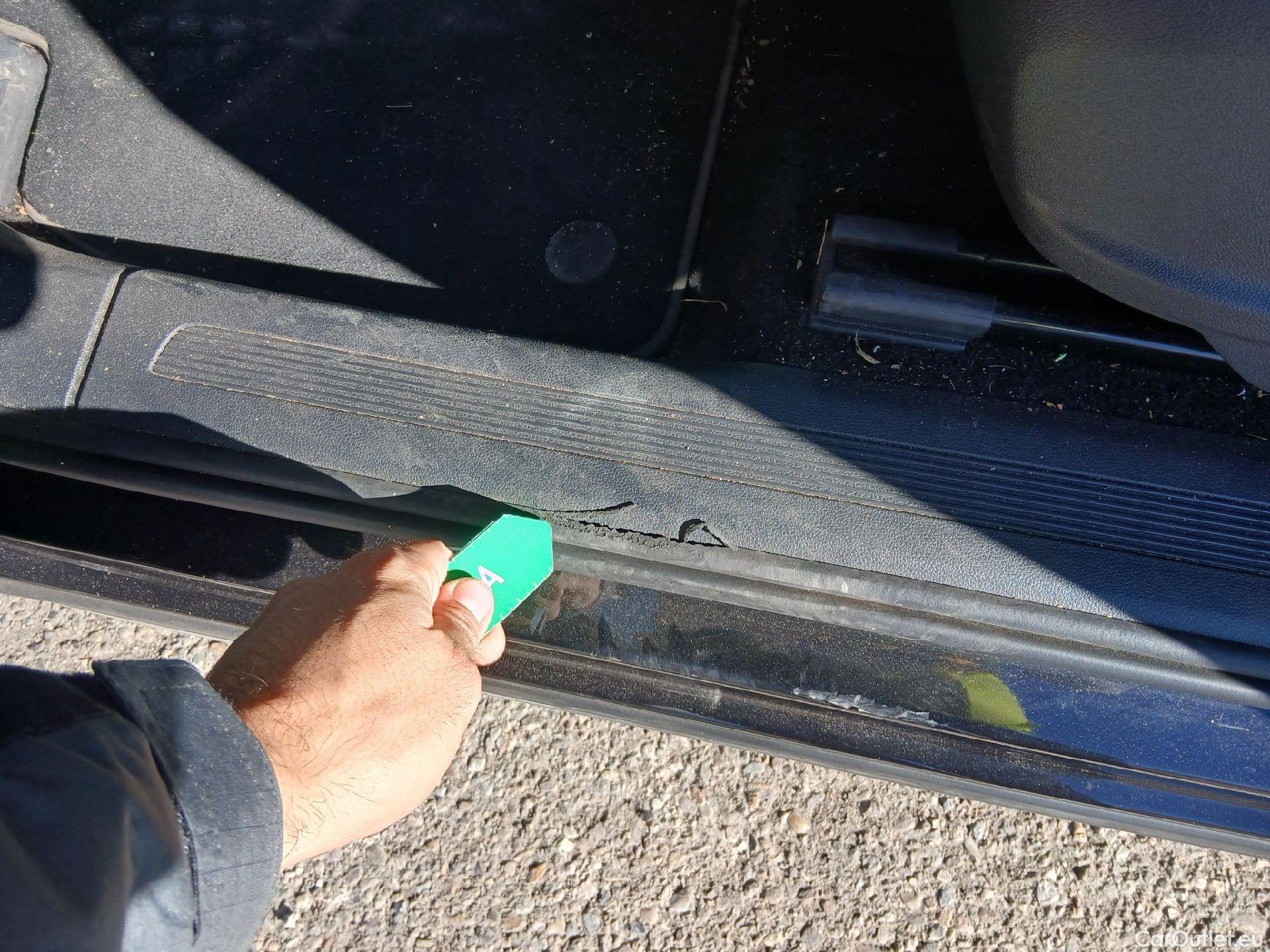  Volkswagen  Tiguan VOLKSWAGEN  / 2020 / 5P / todoterreno Life 2.0 TDI 110kW (150CV) #17