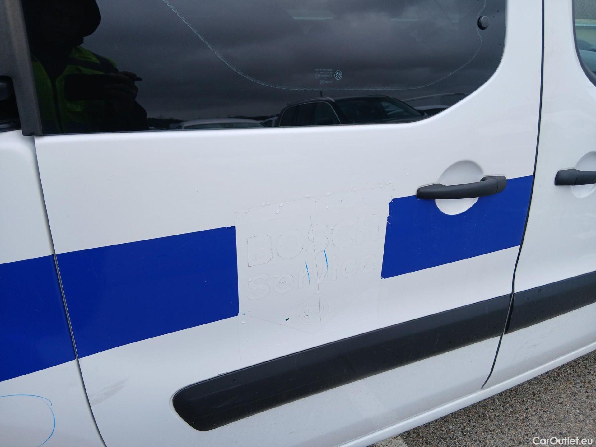  Citroen  Berlingo CITROEN  / 2015 / 4P / combi Multispace LIVE Edit.BlueHDi 74KW (100CV (AC) #32