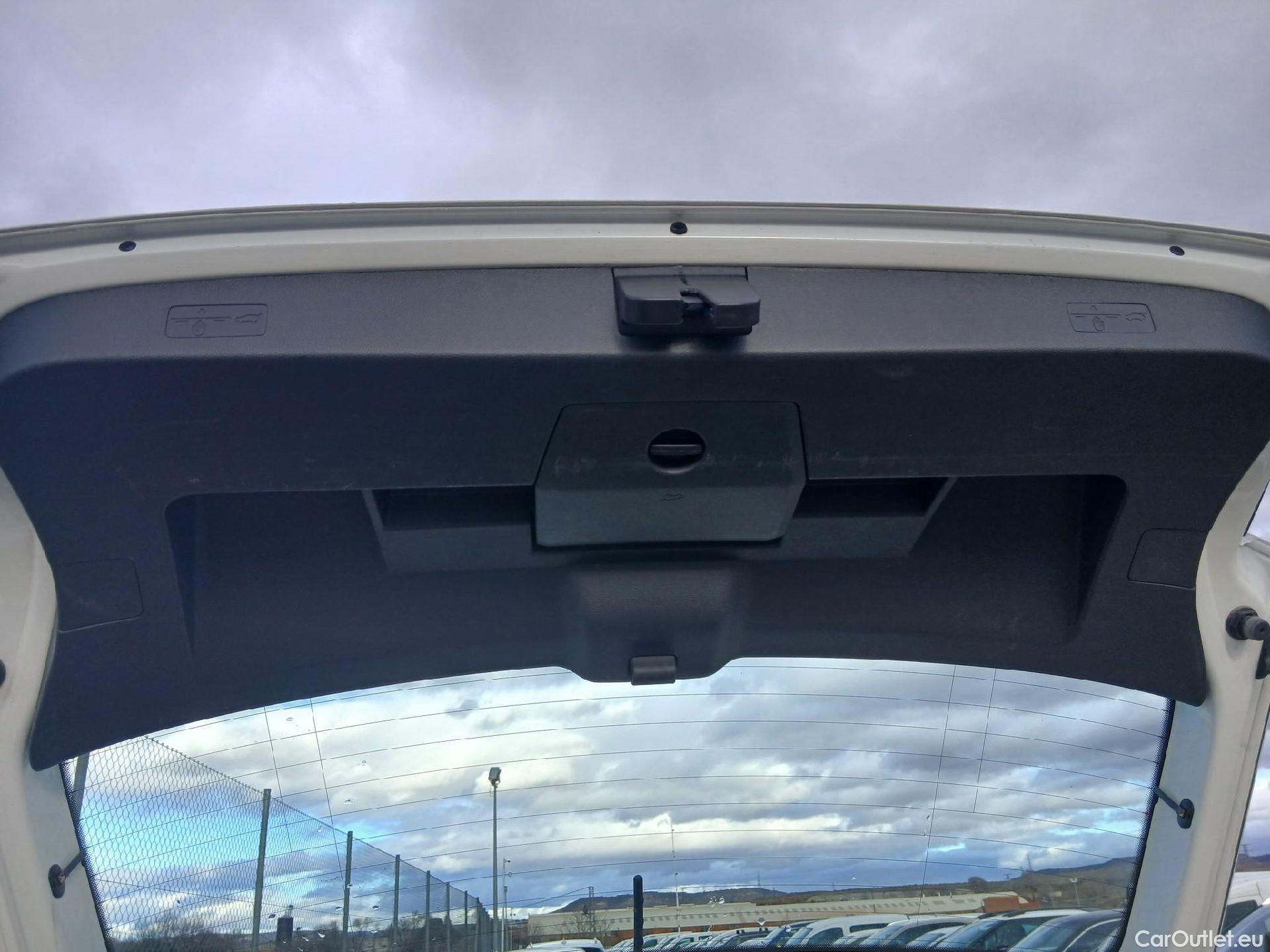  Volkswagen  Polo VOLKSWAGEN  / 2021 / 5P / berlina con portón Life 1.0 TSI 70kW (95CV) #18