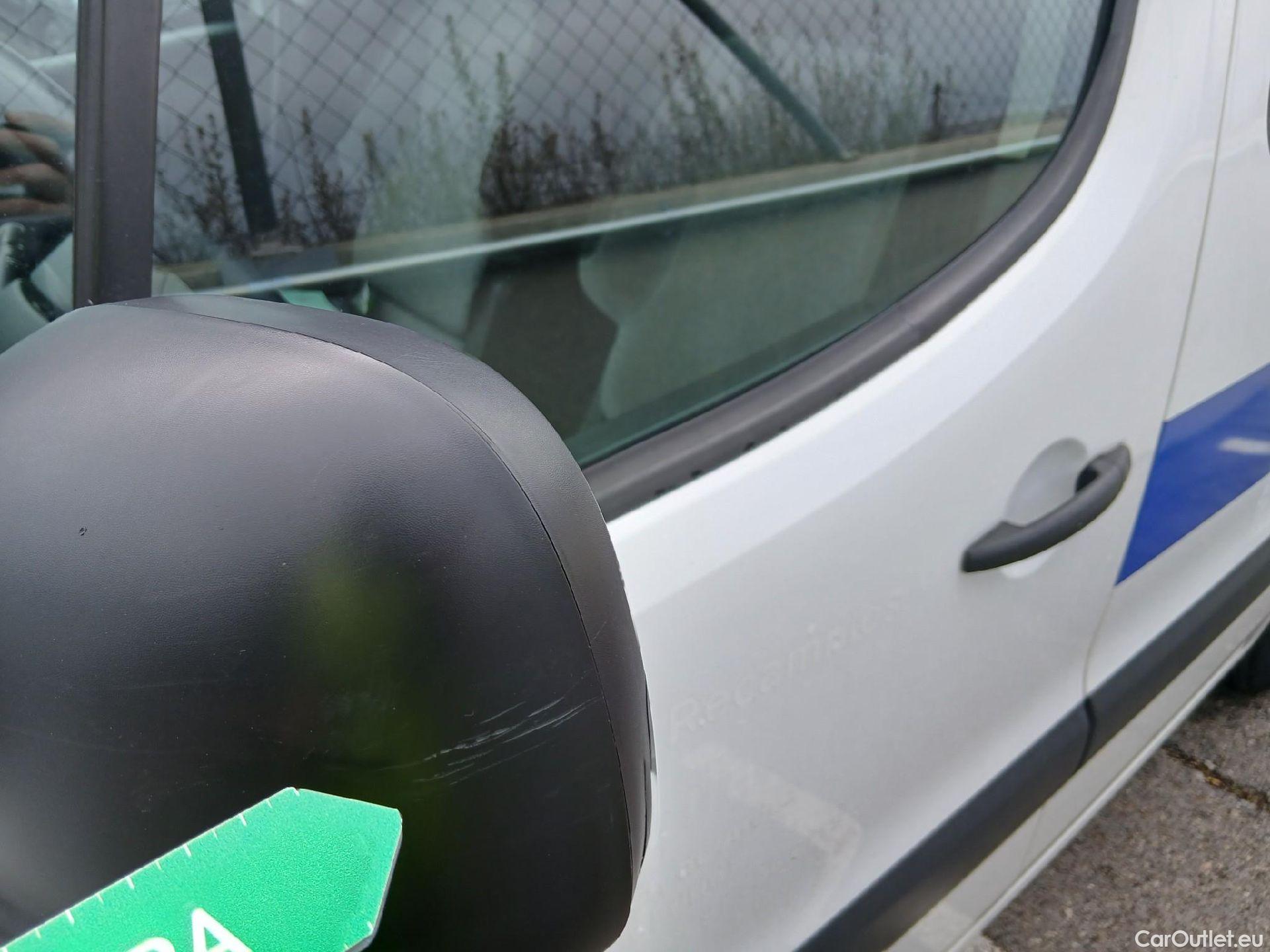  Citroen  Berlingo CITROEN  / 2015 / 4P / combi Multispace LIVE Edit.BlueHDi 74KW (100CV (AC) #16