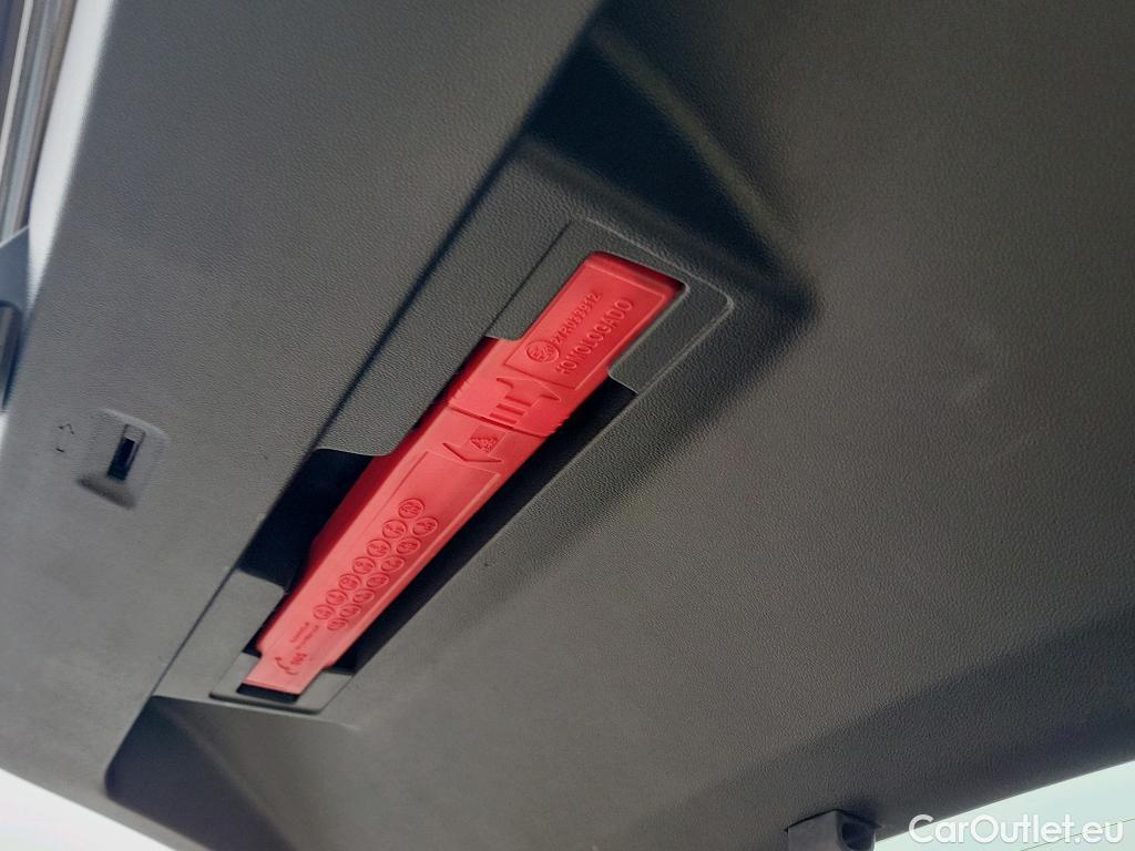  Volkswagen  T-CROSS VOLKSWAGEN  / 2018 / 5P / todoterreno Advance 1.0 TSI 85kW (115CV) DSG (AC) #3