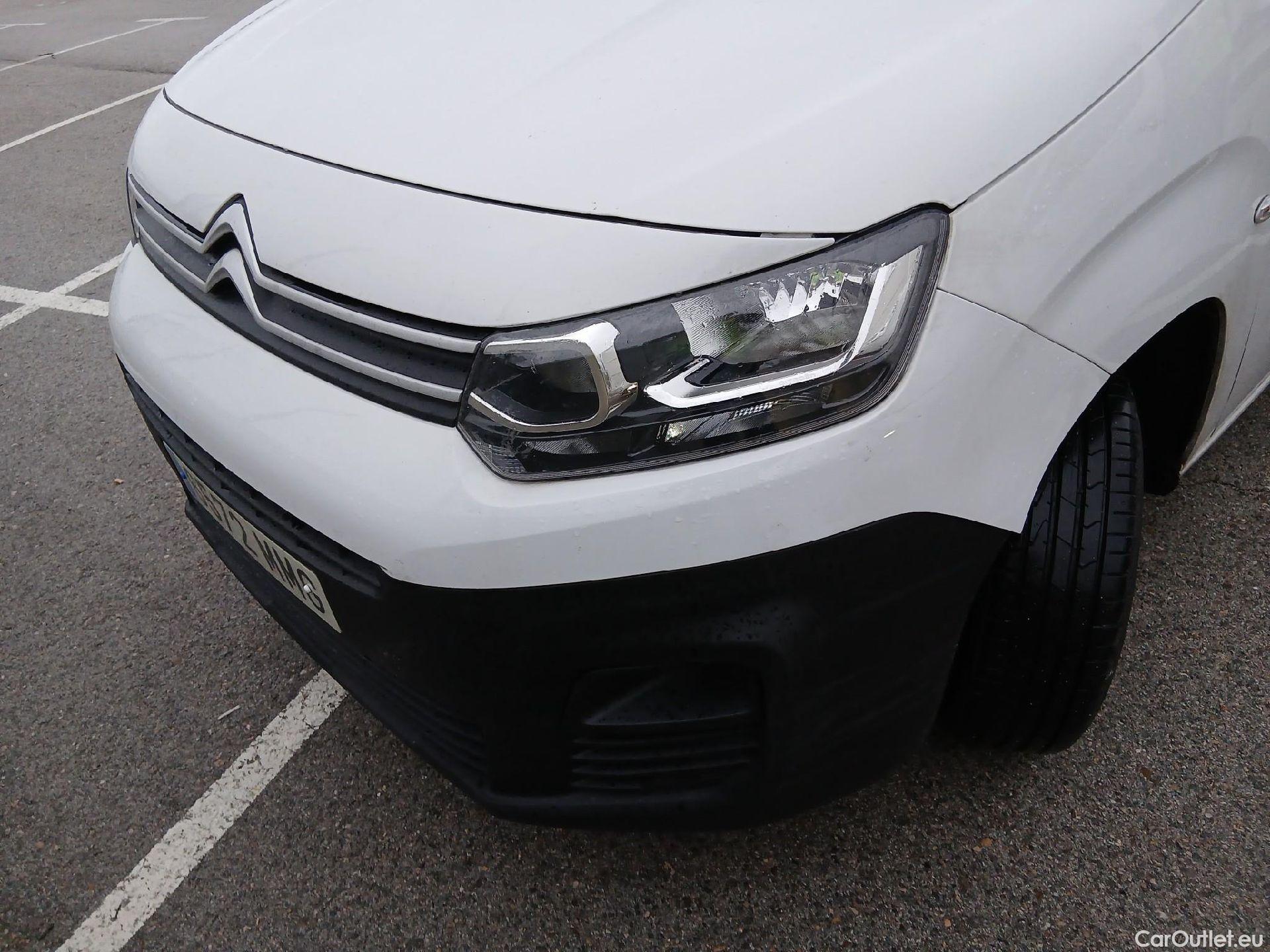  Citroen  Berlingo CITROEN  / 2018 / 4P / furgón derivado de turismo Talla M BlueHDi 100 #3