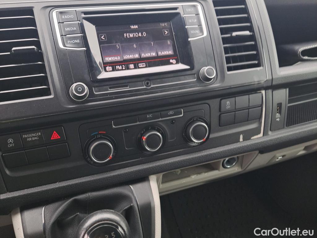  Volkswagen  Transporter VOLKSWAGEN  / 2015 / 4P / furgón Furgón Corto TN 2.0 TDI 75kW (102CV) BMT #54