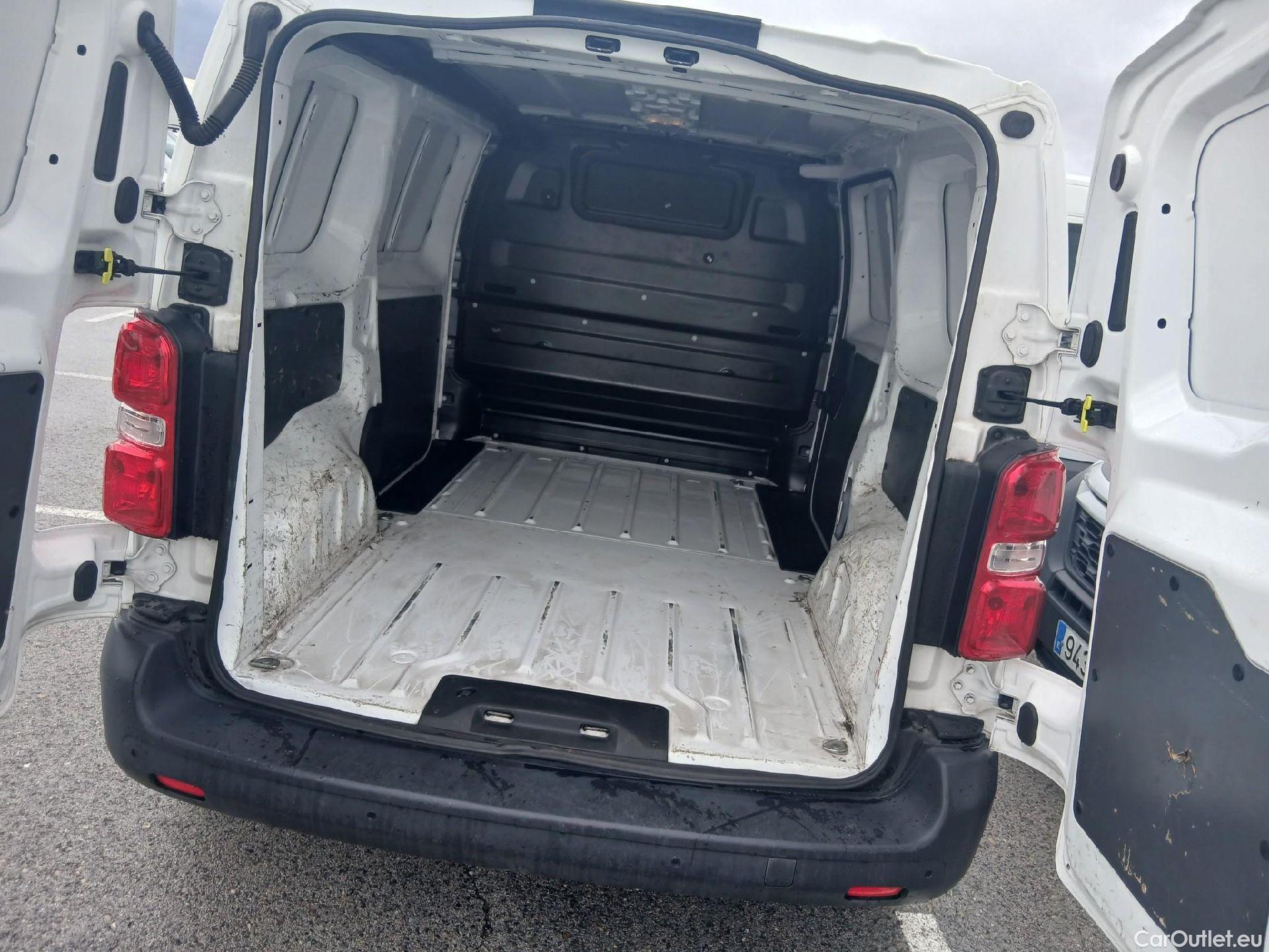  Peugeot  Expert PEUGEOT  / 2016 / 4P / furgón Furgón Premium 1.5 BlueHDi 100 Standard (AC) #1