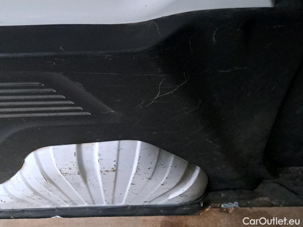  Peugeot  Partner PEUGEOT  / 2018 / 3P / furgón derivado de turismo Pro Standard 600kg BlueHDi 73kW (AC) #44