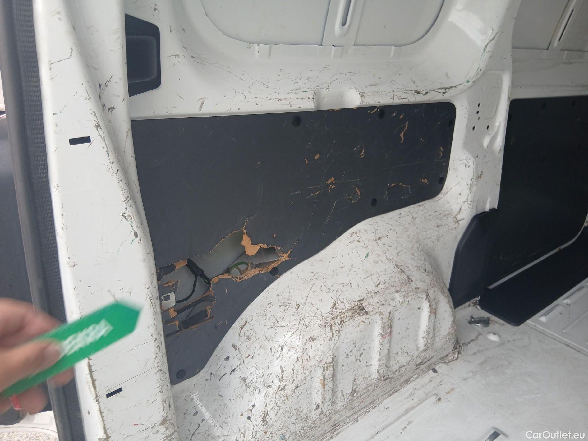  Peugeot  Expert PEUGEOT  / 2016 / 4P / furgón Furgón Premium 1.5 BlueHDi 100 Standard (AC) #8