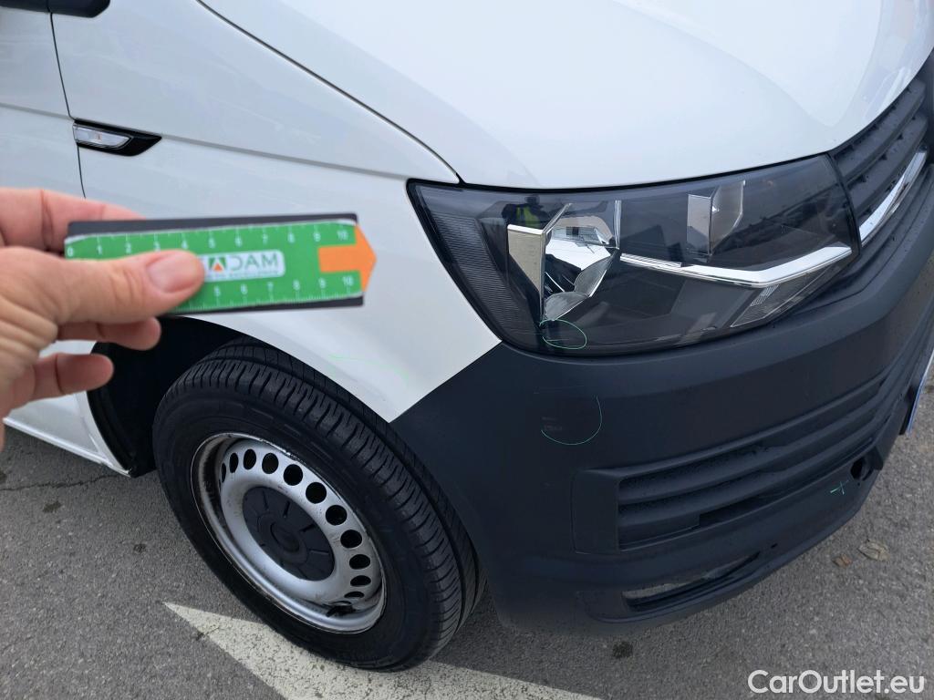  Volkswagen  Transporter VOLKSWAGEN  / 2015 / 4P / furgón Furgón Corto TN 2.0 TDI 75kW (102CV) BMT #40