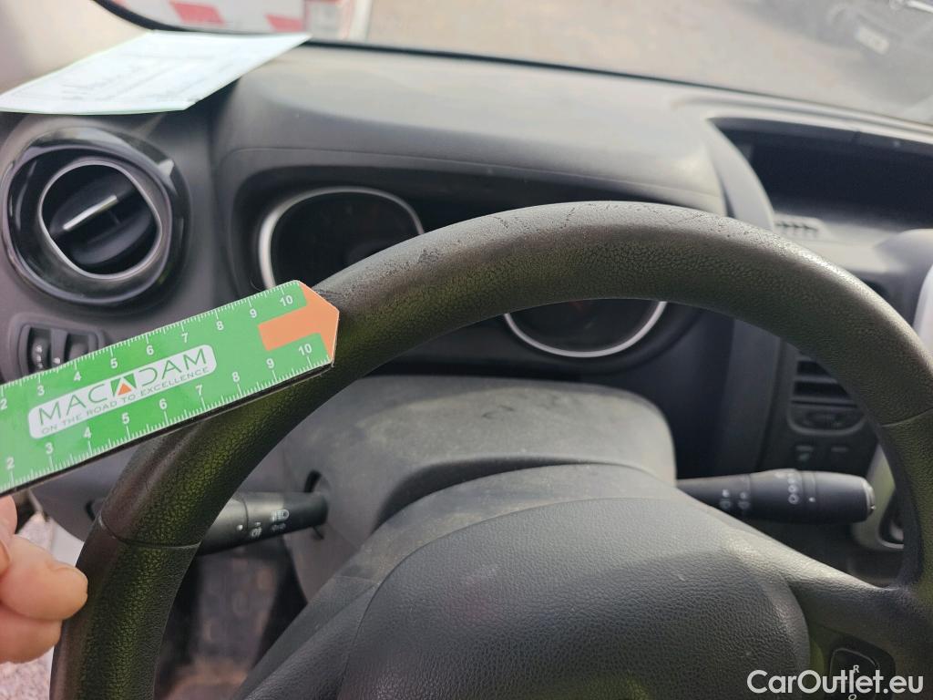  Renault  Trafic RENAULT  / 2019 / 4P / furgón Furgón 27 L1H1 Energy Blue dCi 70 kW- SS #41