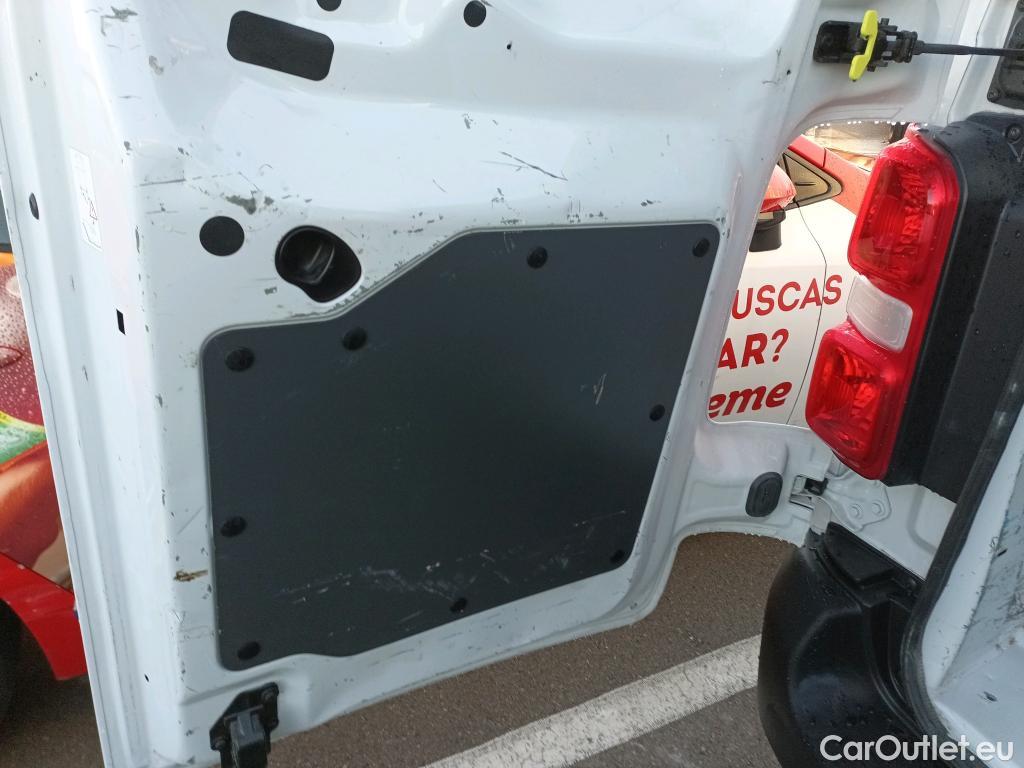  Peugeot  Expert PEUGEOT  / 2016 / 4P / furgón Furgón Premium 1.5 BlueHDi 120 Standard #3