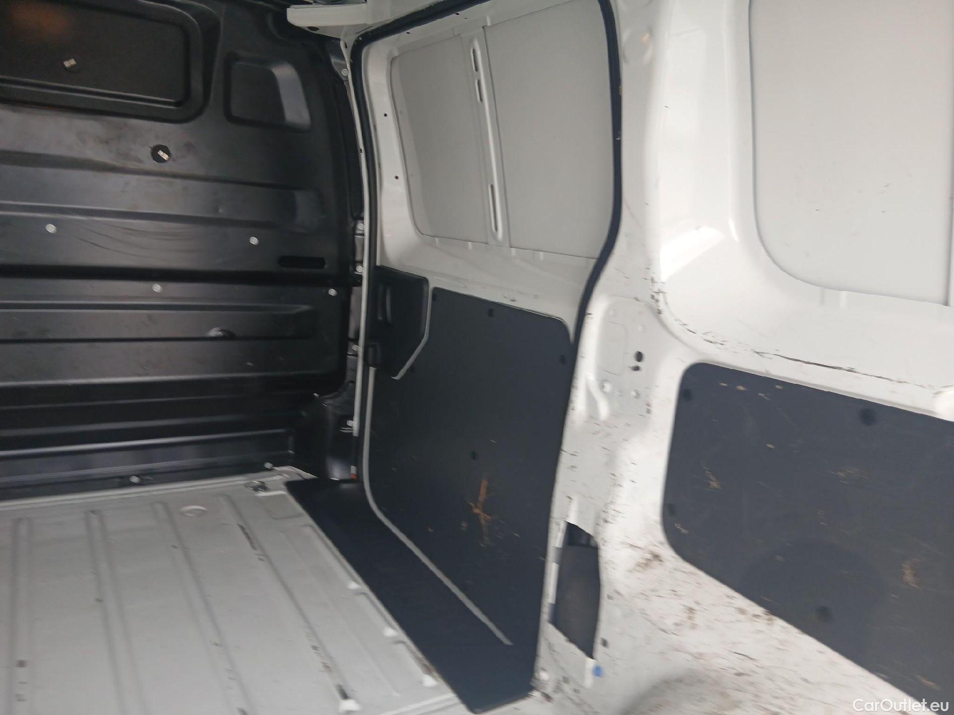  Peugeot  Expert PEUGEOT  / 2016 / 4P / furgón Furgón Premium 1.5 BlueHDi 100 Standard (AC) #11