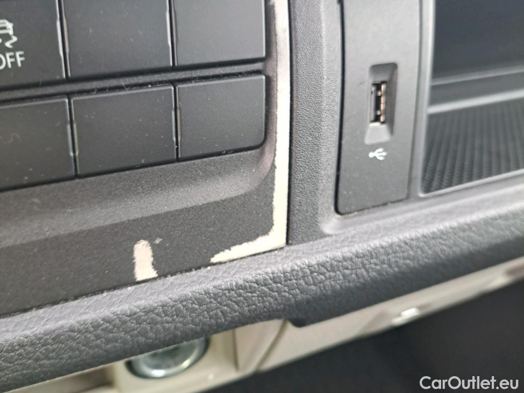  Volkswagen  Transporter VOLKSWAGEN  / 2015 / 4P / furgón Furgón Corto TN 2.0 TDI 75kW (102CV) BMT #55