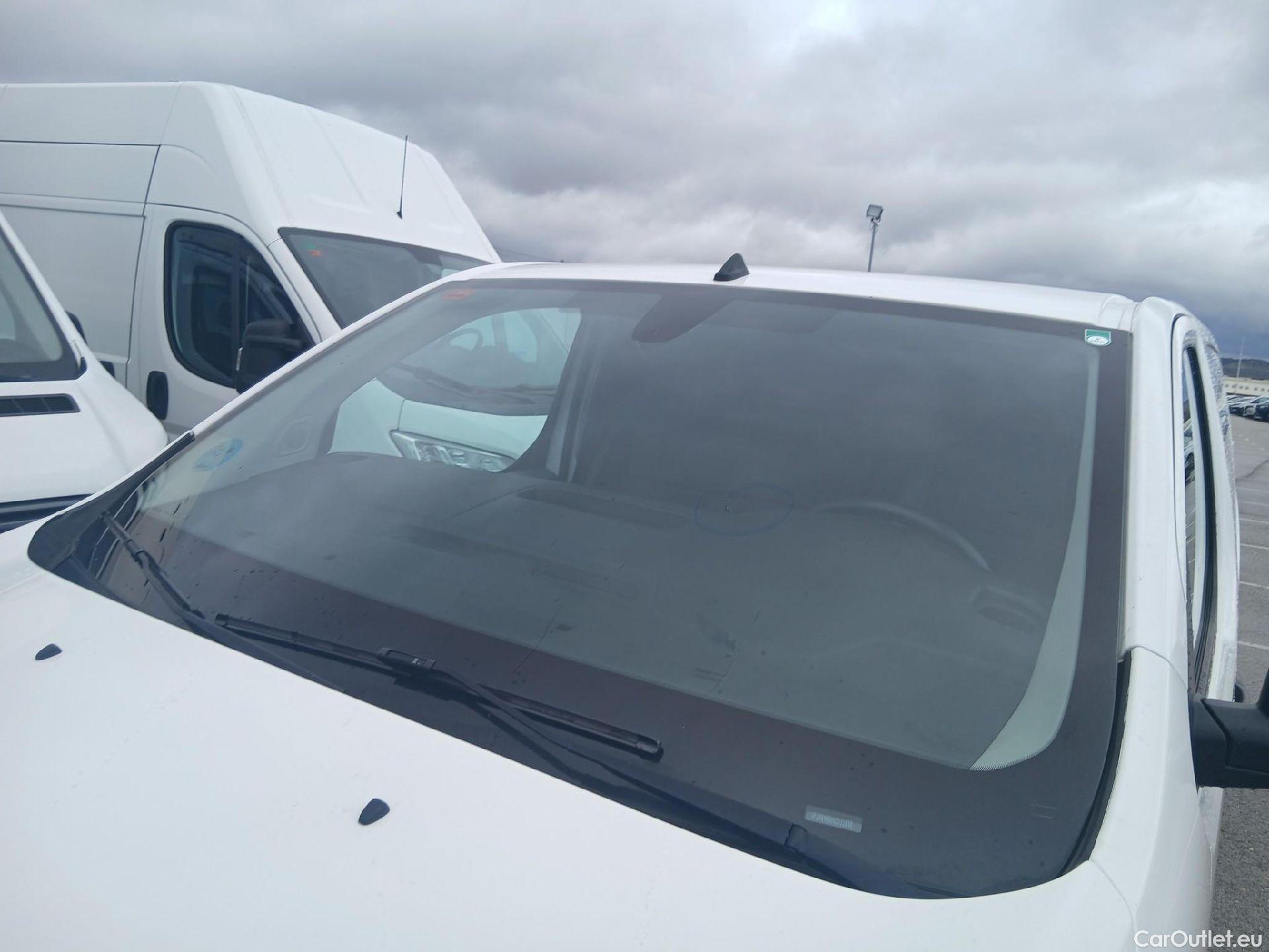  Peugeot  Expert PEUGEOT  / 2016 / 4P / furgón Furgón Premium 1.5 BlueHDi 100 Standard (AC) #21