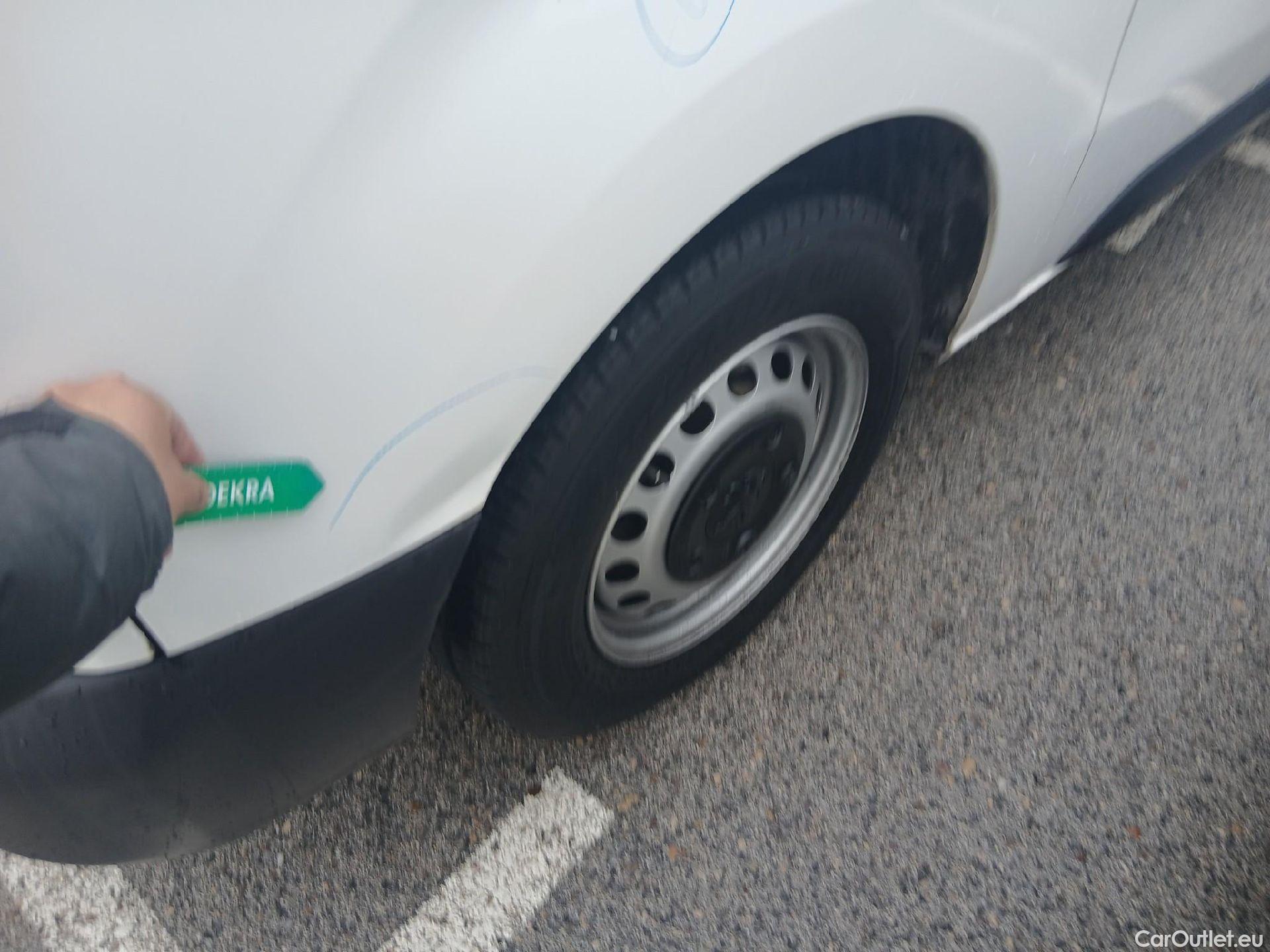  Peugeot  Expert PEUGEOT  / 2016 / 4P / furgón Furgón Premium 1.5 BlueHDi 100 Standard (AC) #30