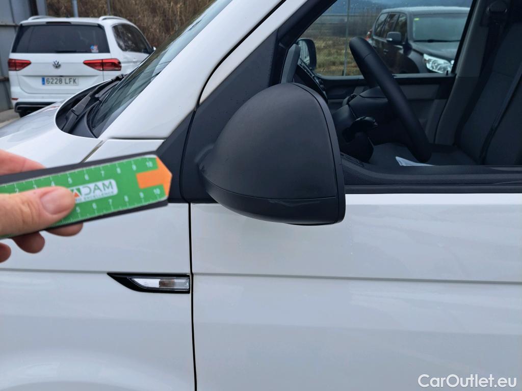  Volkswagen  Transporter VOLKSWAGEN  / 2015 / 4P / furgón Furgón Corto TN 2.0 TDI 75kW (102CV) BMT #52