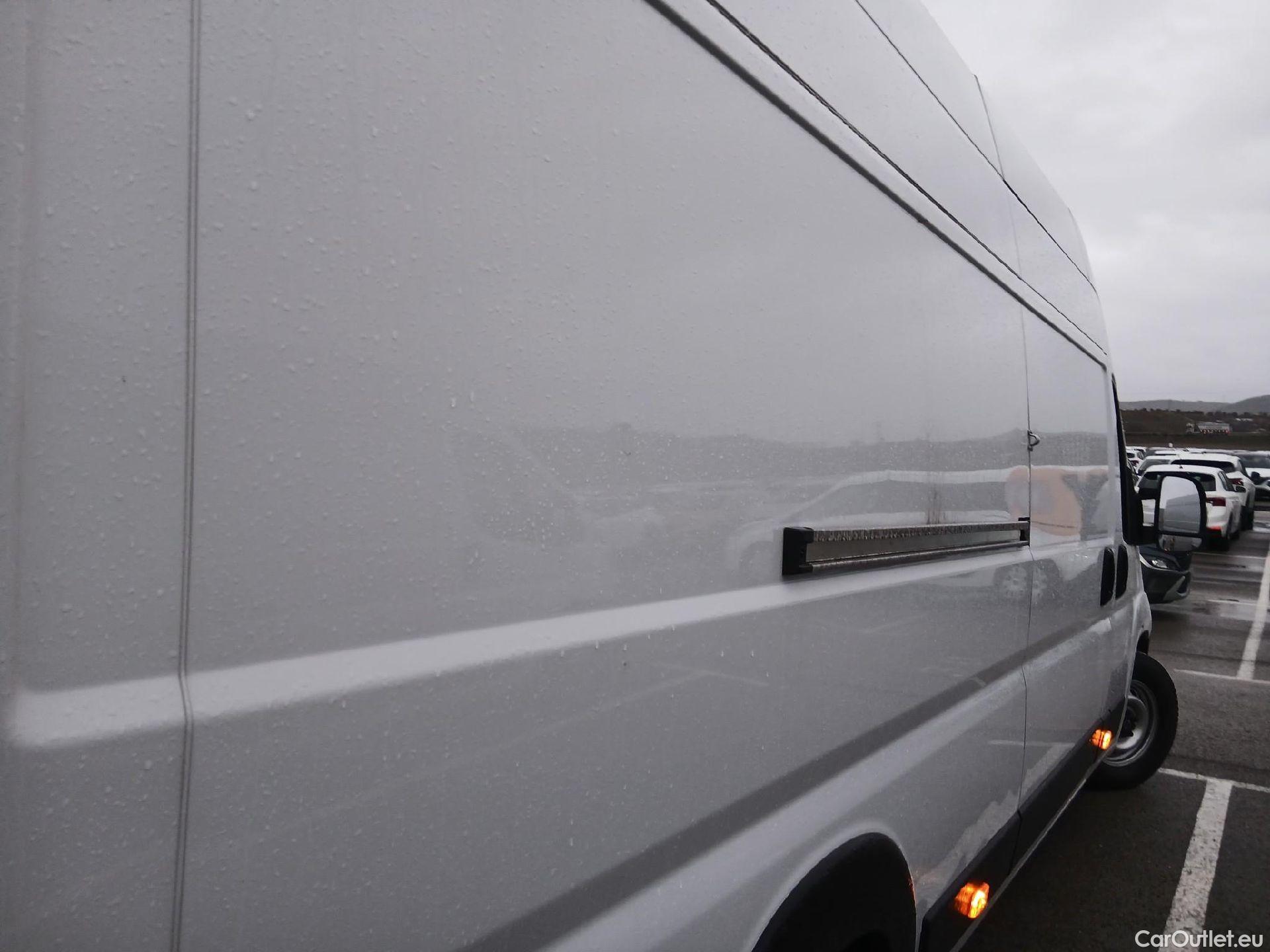  Opel  Movano OPEL  / 2023 / 4P / furgón Furgón 3.5T Heavy L4H3 2.2BlueHDi 140 MT #23