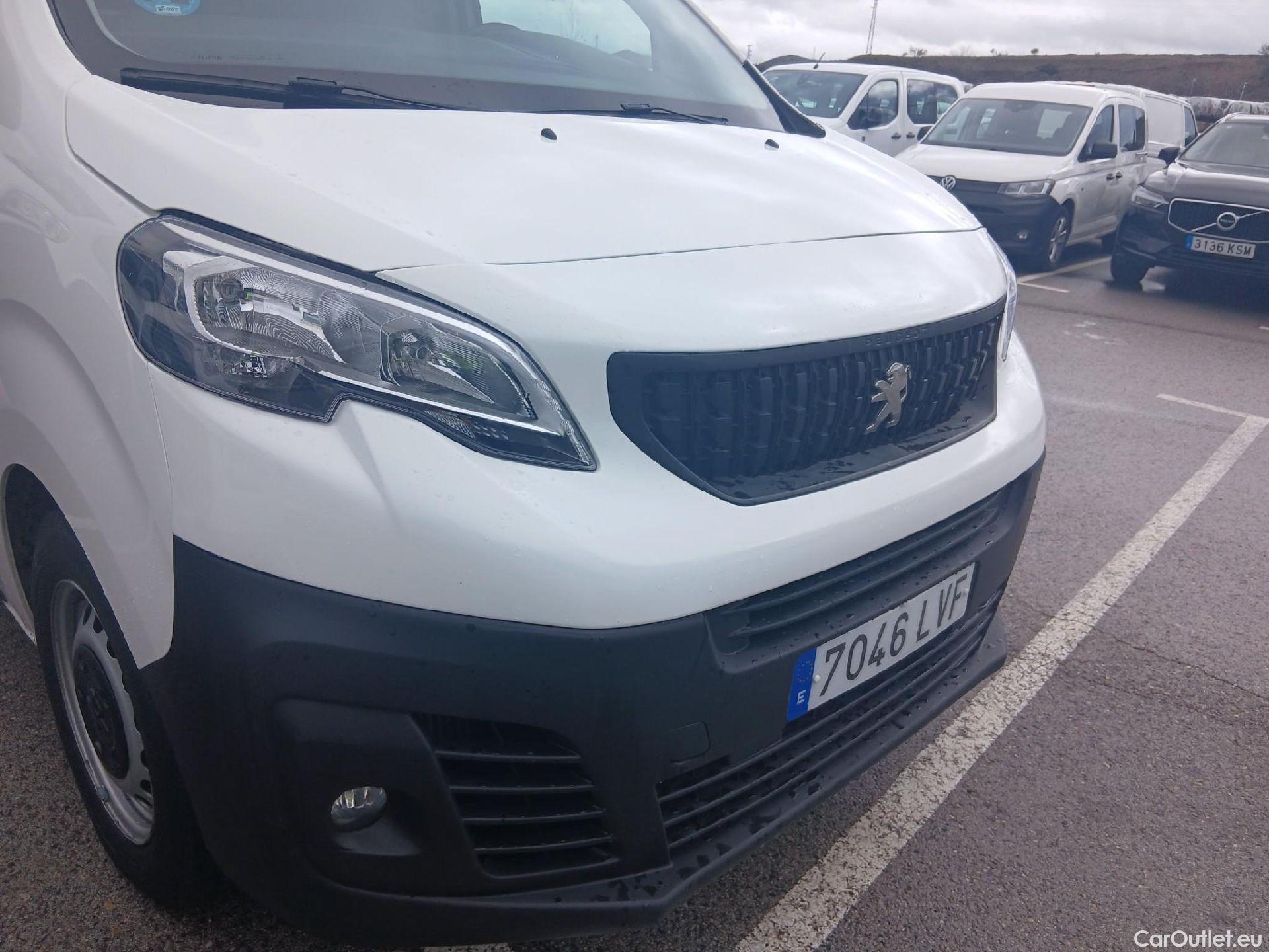  Peugeot  Expert PEUGEOT  / 2016 / 4P / furgón Furgón Premium 1.5 BlueHDi 100 Standard (AC) #17
