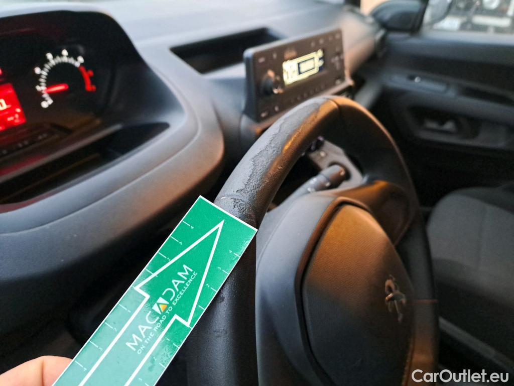  Peugeot  Partner PEUGEOT  / 2018 / 3P / furgón derivado de turismo Pro Standard 600kg BlueHDi 73kW (AC) #53