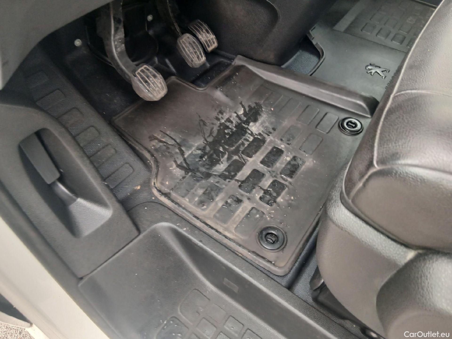  Peugeot  Expert PEUGEOT  / 2016 / 4P / furgón Furgón Premium 1.5 BlueHDi 100 Standard (AC) #15