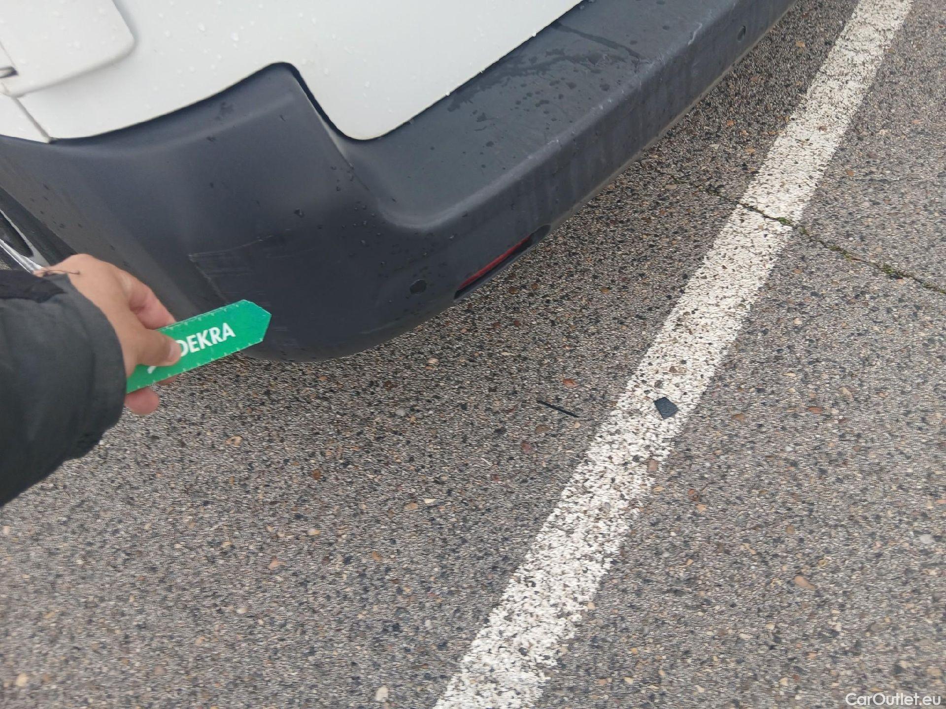  Peugeot  Expert PEUGEOT  / 2016 / 4P / furgón Furgón Premium 1.5 BlueHDi 100 Standard (AC) #24