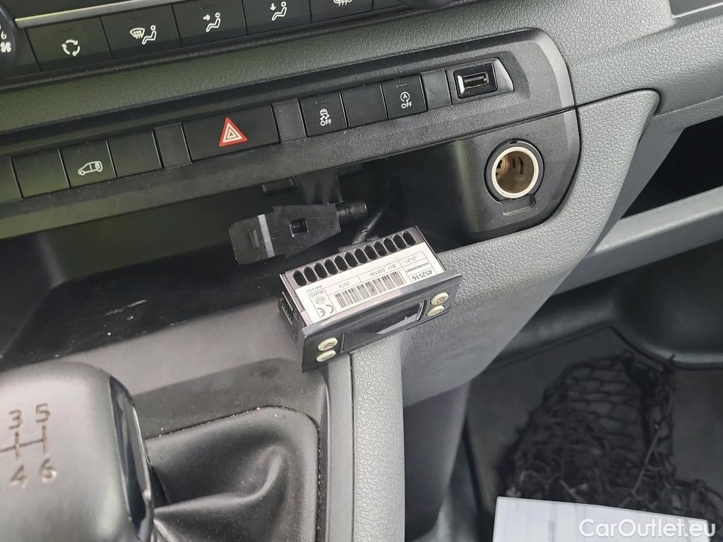  Opel  Vivaro OPEL  / 2019 / 4P / furgón 1.5 Diésel 74kW (100CV) M Std Express #13