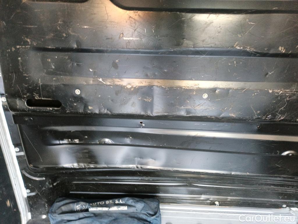  Peugeot  Expert PEUGEOT  / 2016 / 4P / furgón Furgón Premium 1.5 BlueHDi 120 Standard #2