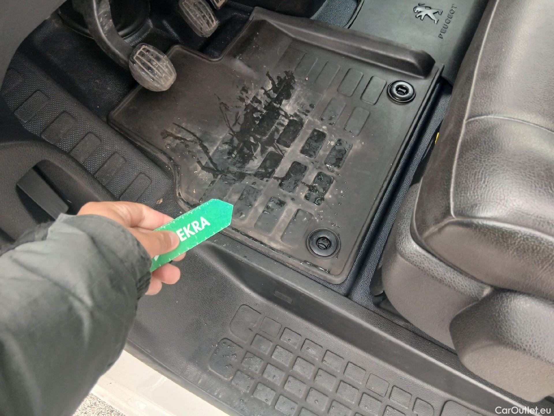  Peugeot  Expert PEUGEOT  / 2016 / 4P / furgón Furgón Premium 1.5 BlueHDi 100 Standard (AC) #16