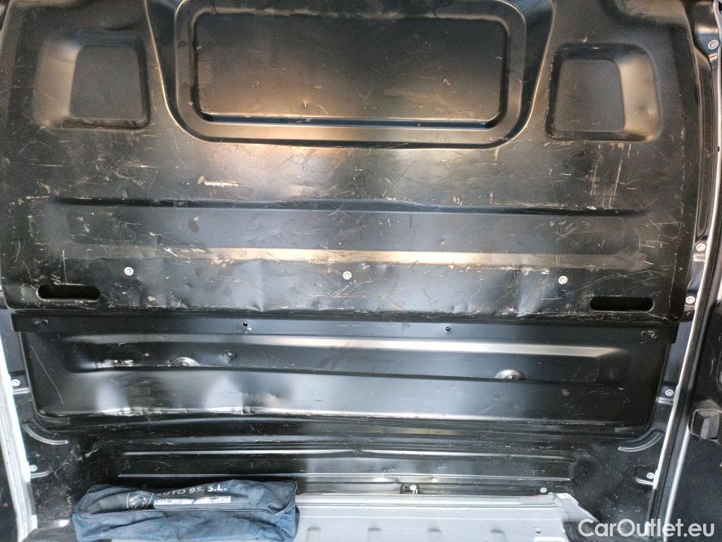  Peugeot  Expert PEUGEOT  / 2016 / 4P / furgón Furgón Premium 1.5 BlueHDi 120 Standard #1