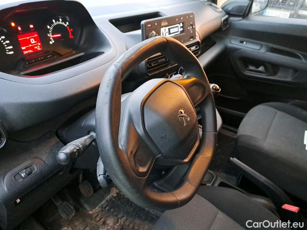  Peugeot  Partner PEUGEOT  / 2018 / 3P / furgón derivado de turismo Pro Standard 600kg BlueHDi 73kW (AC) #52