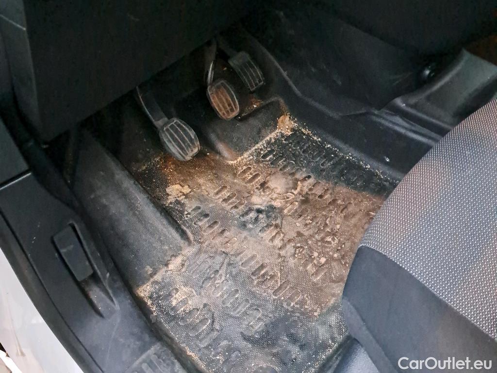  Peugeot  Partner PEUGEOT  / 2018 / 3P / furgón derivado de turismo Pro Standard 600kg BlueHDi 73kW (AC) #56