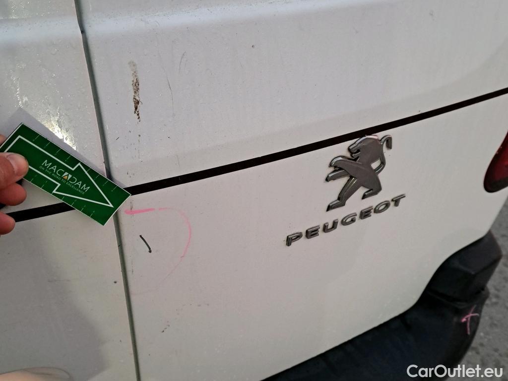  Peugeot  Partner PEUGEOT  / 2018 / 3P / furgón derivado de turismo Pro Standard 600kg BlueHDi 73kW (AC) #17