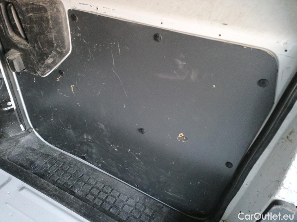  Peugeot  Expert PEUGEOT  / 2016 / 4P / furgón Furgón Premium 1.5 BlueHDi 120 Standard #8