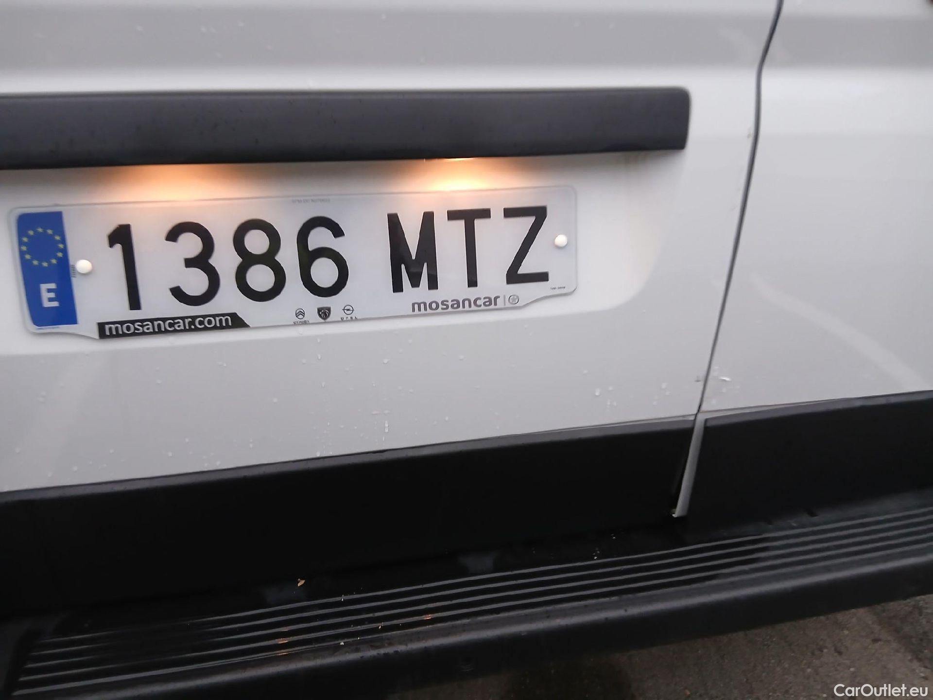  Opel  Movano OPEL  / 2023 / 4P / furgón Furgón 3.5T Heavy L4H3 2.2BlueHDi 140 MT #17