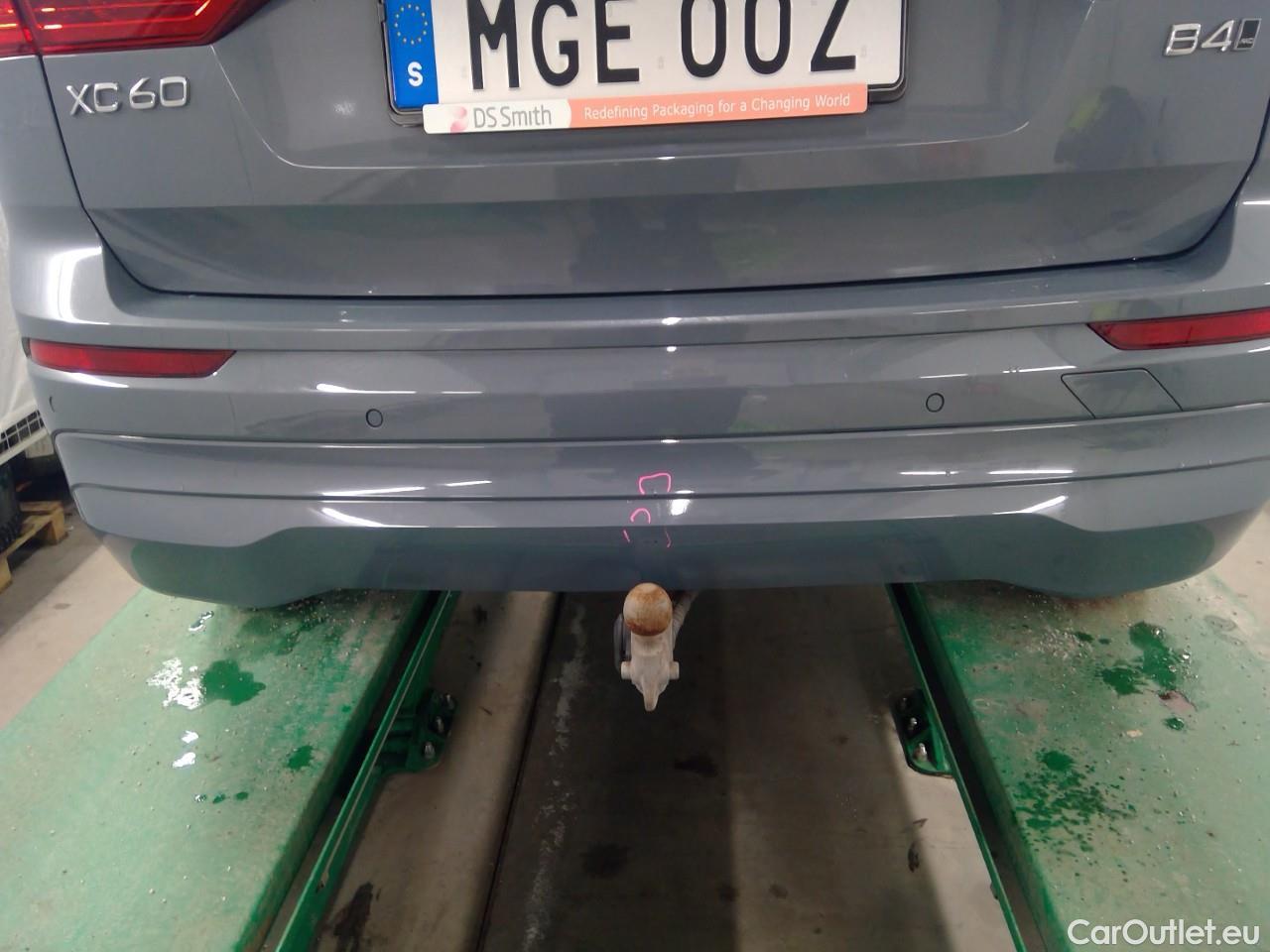  Volvo  XC60  B4D 197 Mom.Ad.Ed.AWD Aut #7