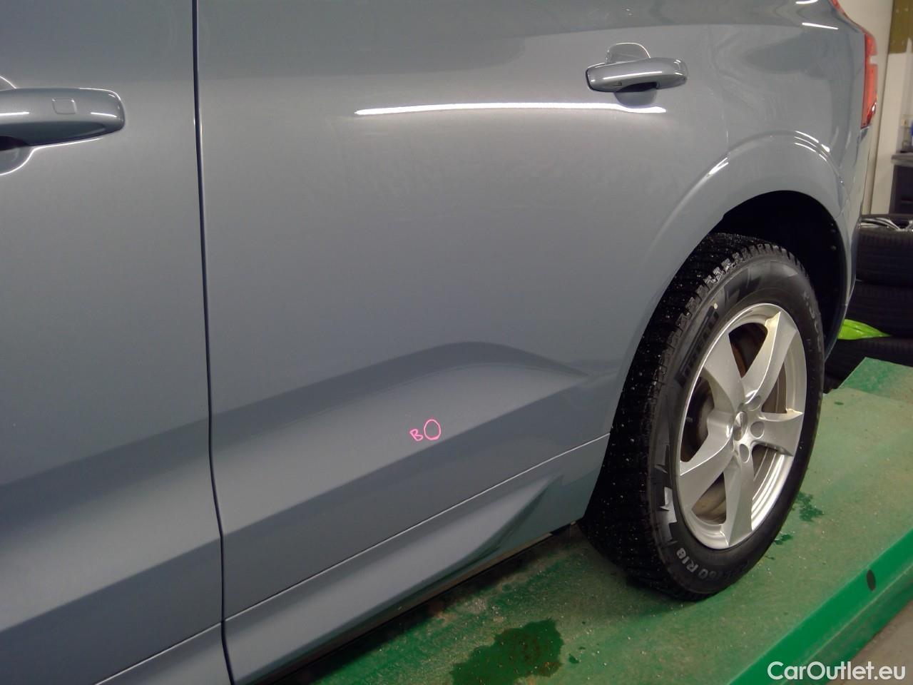  Volvo  XC60  B4D 197 Mom.Ad.Ed.AWD Aut #1