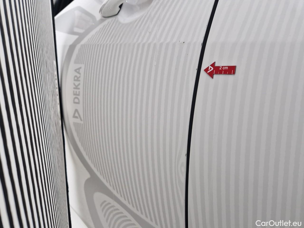  Toyota  Yaris 1.5 Hybrid Eco HYB Auto #1