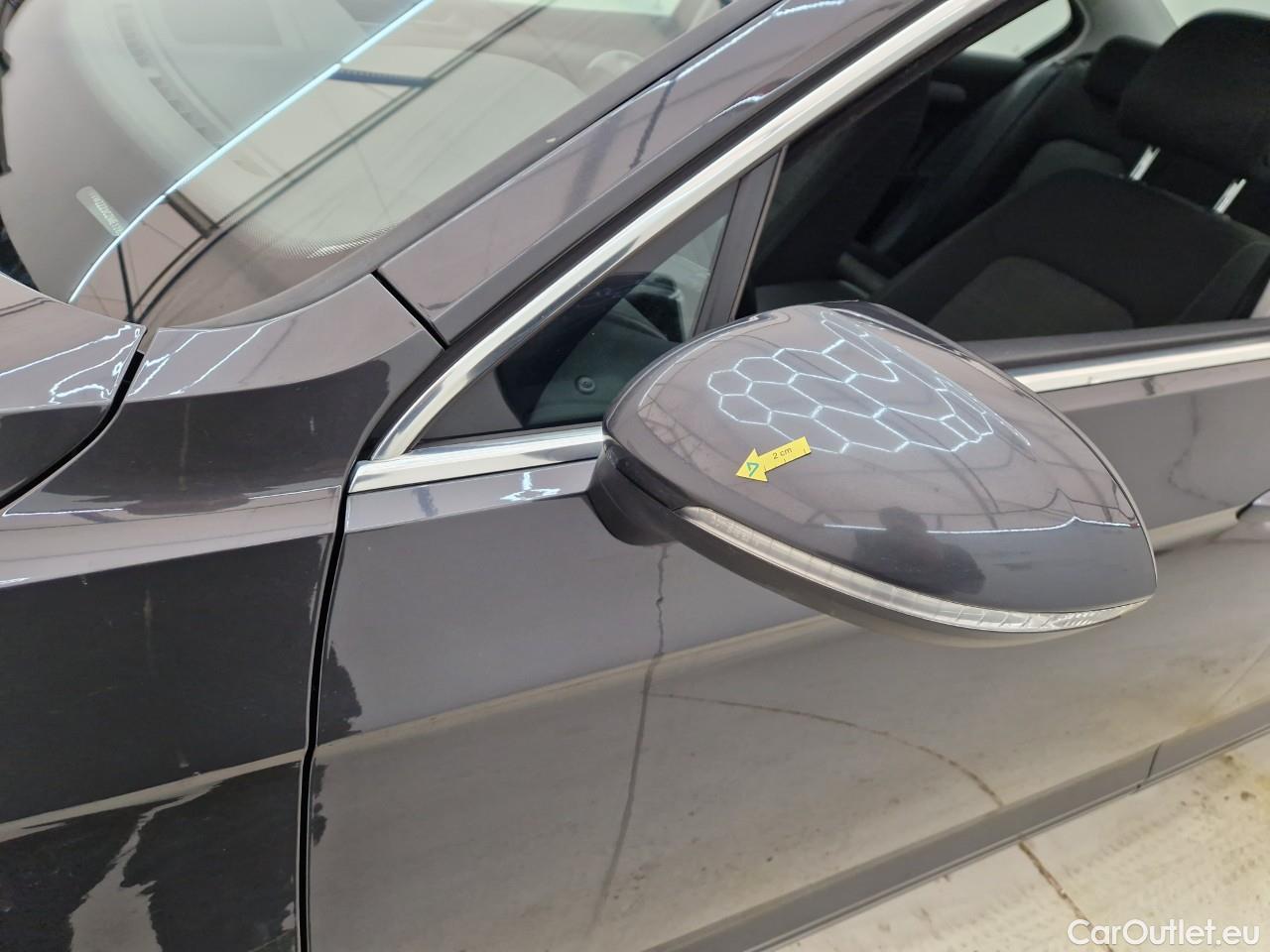  Volkswagen  Passat Comfortline 2.0 TDI DSG 150 CP #4