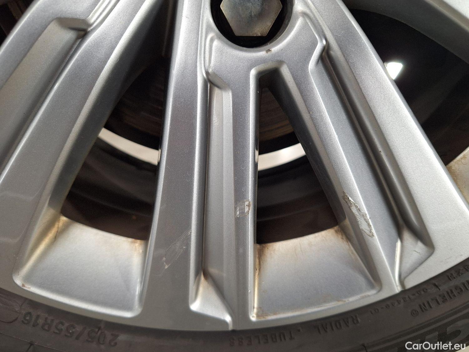  Peugeot  308 Peugeot,  FL'17, Peugeot  1.5 BlueHDi 130 S&S EAT8 Allure Pack 5 #14