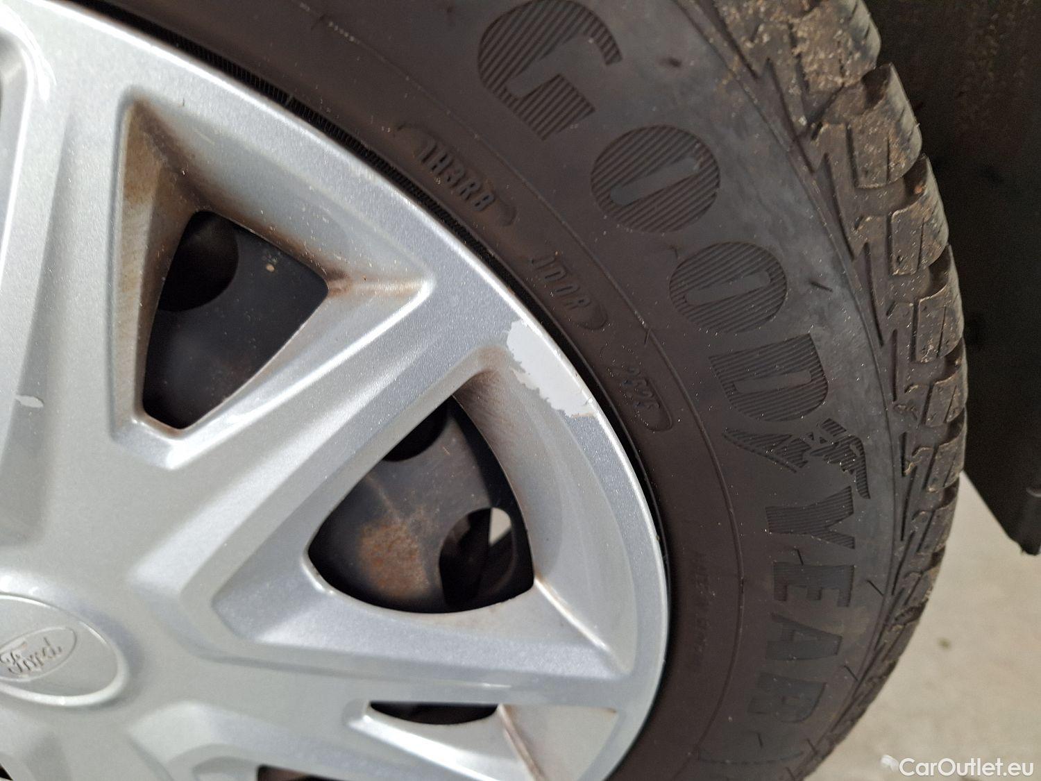  Ford  Fiesta Ford,  '17, Ford  1.1i 52kW Business Class 5d #3