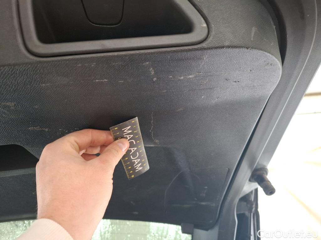  Peugeot  3008 PEUGEOT  / 2020 / 5P / SUV 1.6 HYBRID 225 E-EAT8 Allure #31