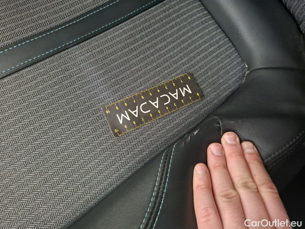  Peugeot  3008 PEUGEOT  / 2020 / 5P / SUV 1.6 HYBRID 225 E-EAT8 Allure #23